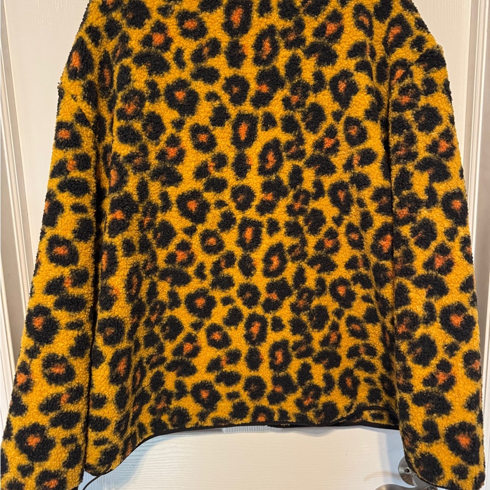 Free Nature Animal Design Zip Up LARGE - Picture 6 of 13